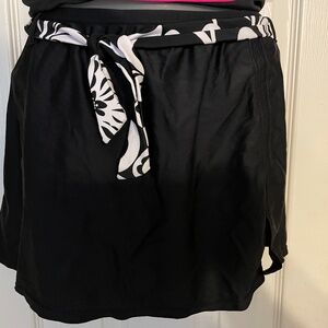 Oceans dreams black swim skirt with white and  black tie sash Sz 12